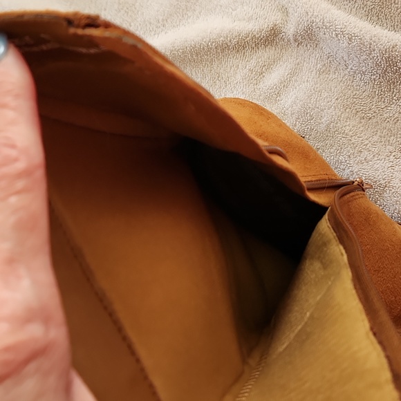 Size 7.5 brown tassel calf boots with side zipper - Picture 9 of 9